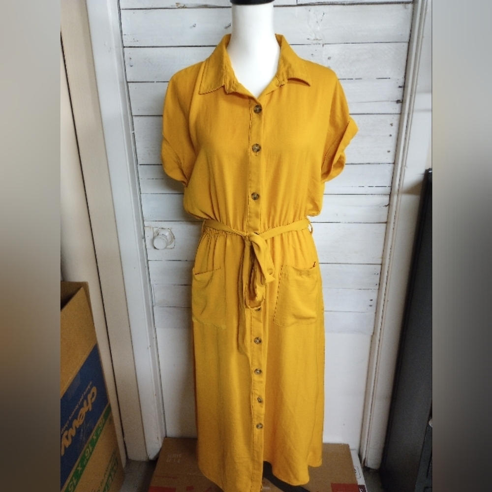 Millennium Women's Size XL Gold Yellow Button Front Dress, Cap Sleeves